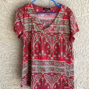 💵3 for 20.00✅ women’s red short sleeve floral & Paisley top xl